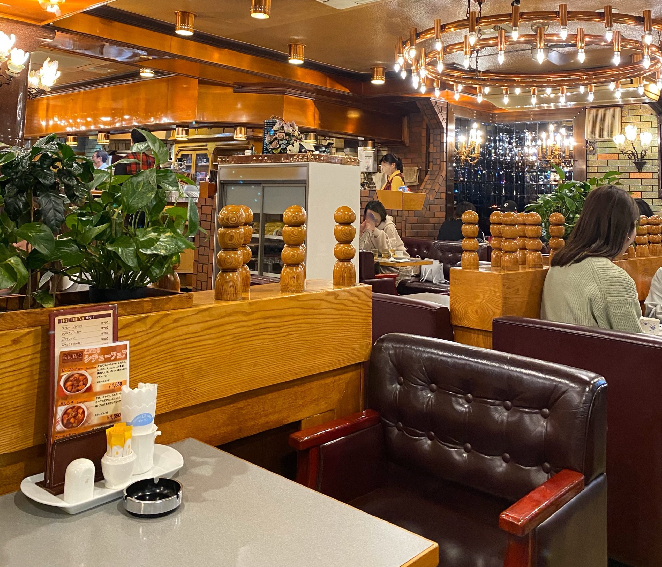 上野のおすすめ純喫茶「ギャラン」の店内画像