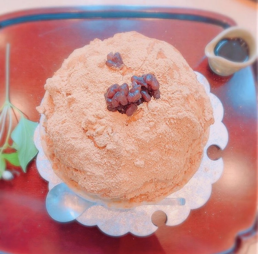 東京都内の人気かき氷「厨菓子 くろぎ」の黒蜜きな粉かき氷の実物画像