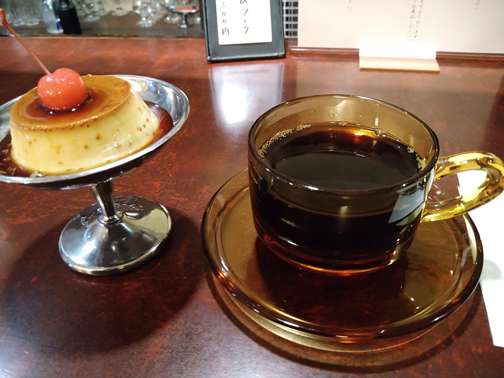 西浅草黒猫亭のプリンとコーヒー